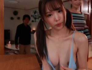 Bạn thân xinh đẹp không mặc áo ngực ở nhà cố ý trêu chọc tôi và cái kết