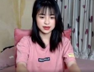 Em xinh khoe hàng siêu đã